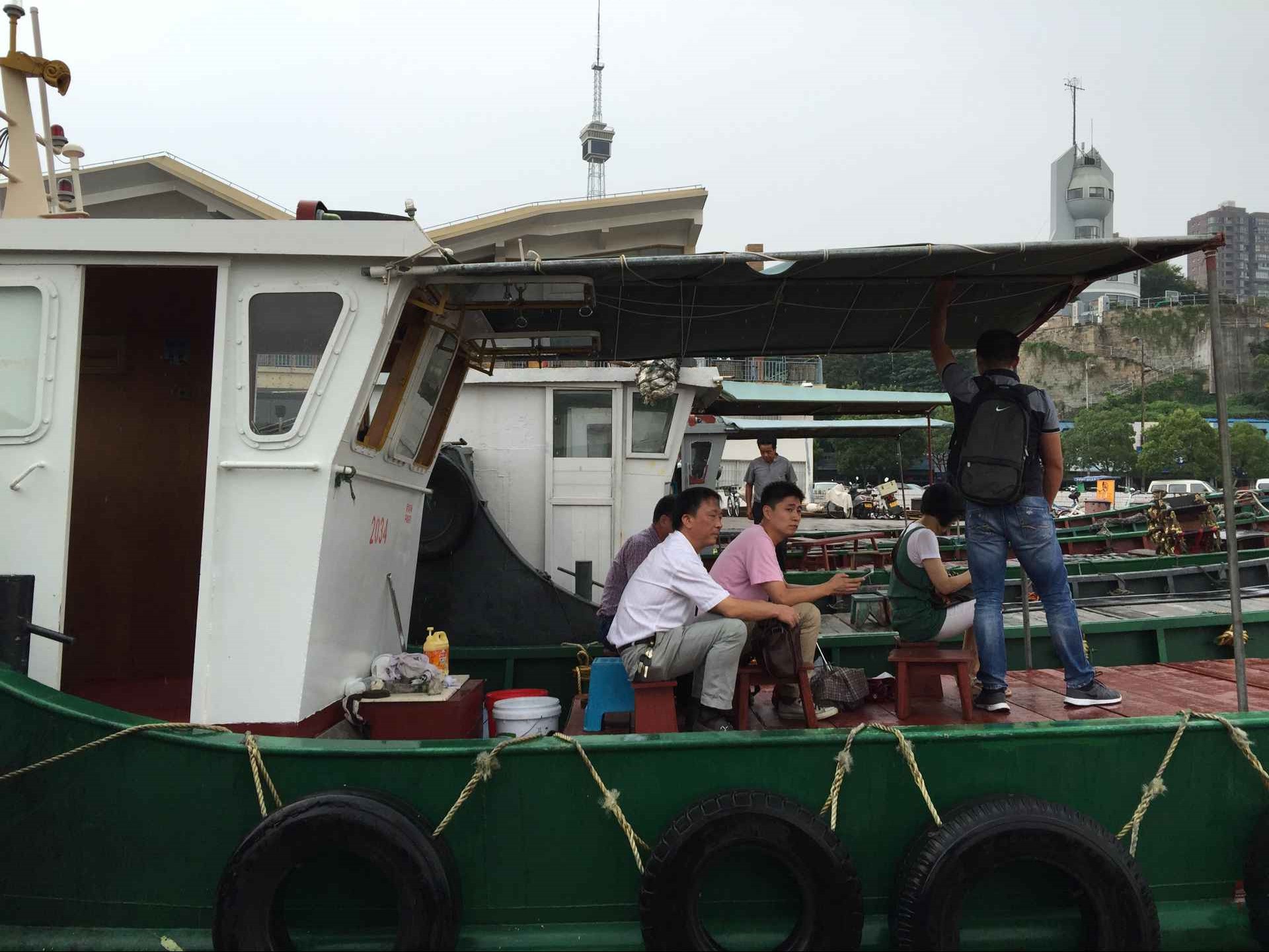 组织参观海洋学院及摘箬山岛